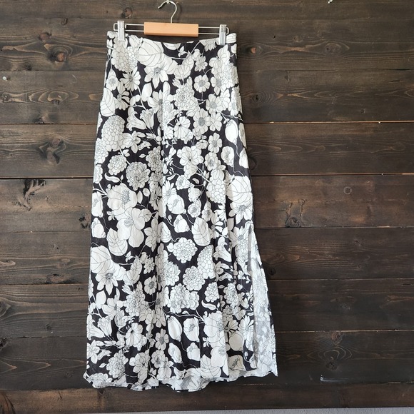 J.CREW Dresses & Skirts - J Crew 100% Linen Slip Skirt Midi Maxi Size XS Floral Black Side Slits Summer